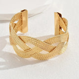 1 Piece of Bracelet with Twisted and Hollowed-Out Design