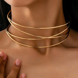 Women's Necklace with Simple Lines and a Stylish Design